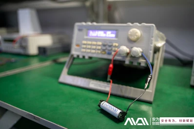 Sammenligning af den aktuelle status for genopladelige lithium-ion-batterier ...